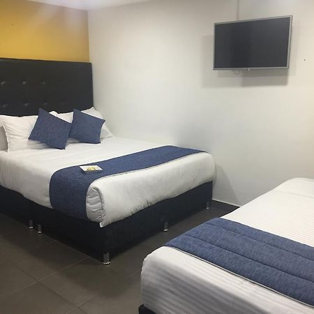 Hotel Aj Ferial Bogotá Zewnętrze zdjęcie