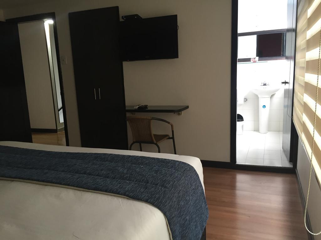 Hotel Aj Ferial Bogotá Zewnętrze zdjęcie