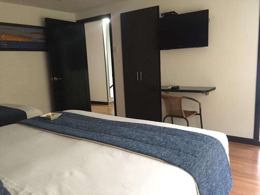 Hotel Aj Ferial Bogotá Zewnętrze zdjęcie