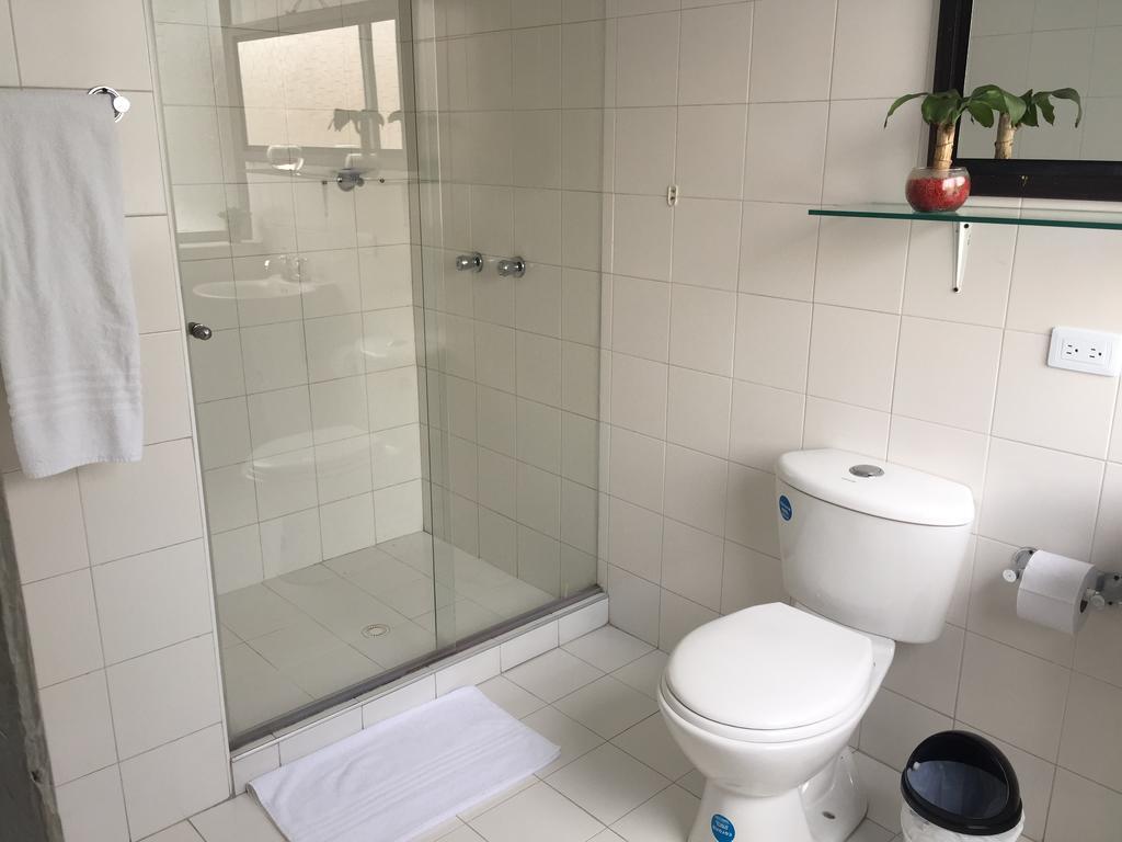Hotel Aj Ferial Bogotá Zewnętrze zdjęcie