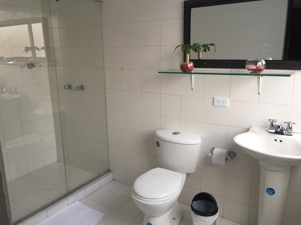 Hotel Aj Ferial Bogotá Zewnętrze zdjęcie