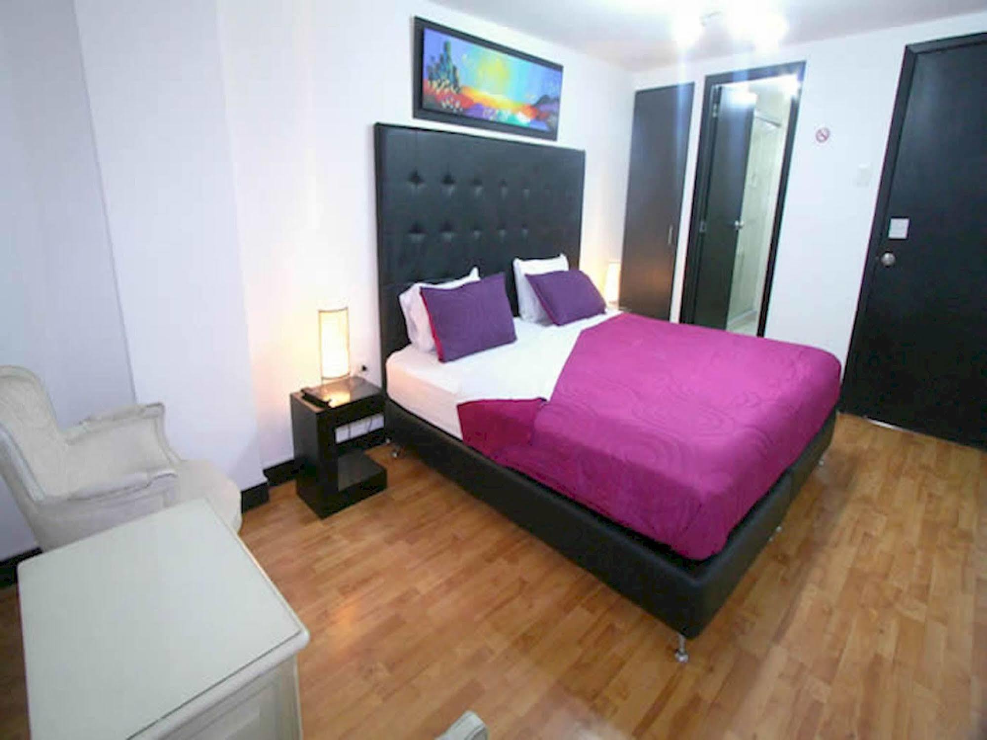 Hotel Aj Ferial Bogotá Zewnętrze zdjęcie