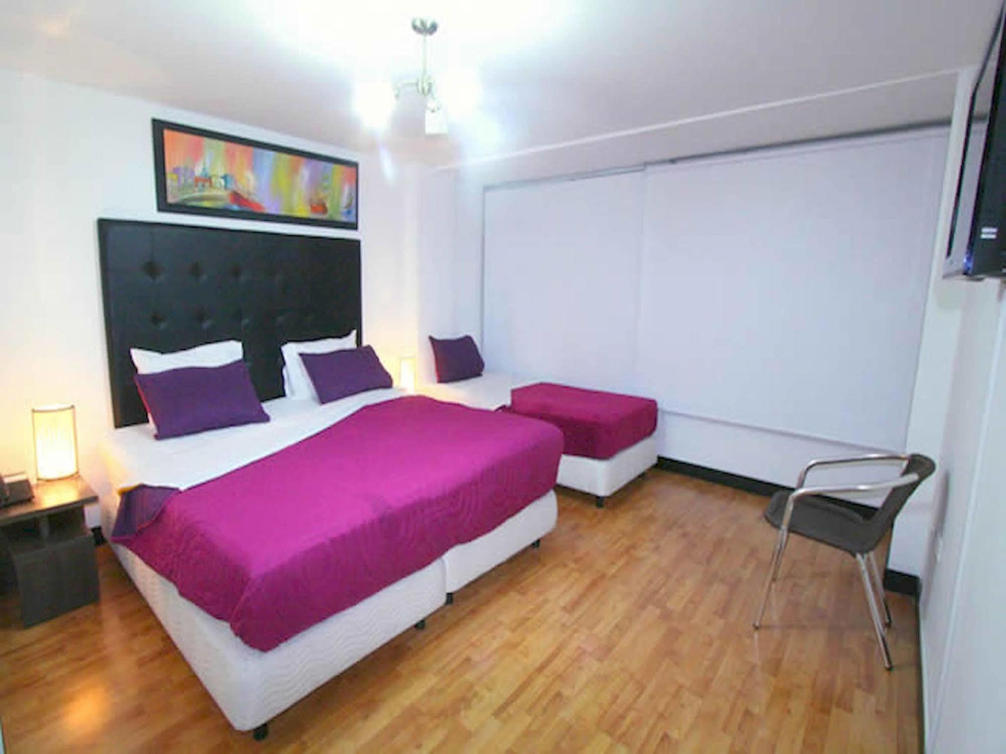 Hotel Aj Ferial Bogotá Zewnętrze zdjęcie