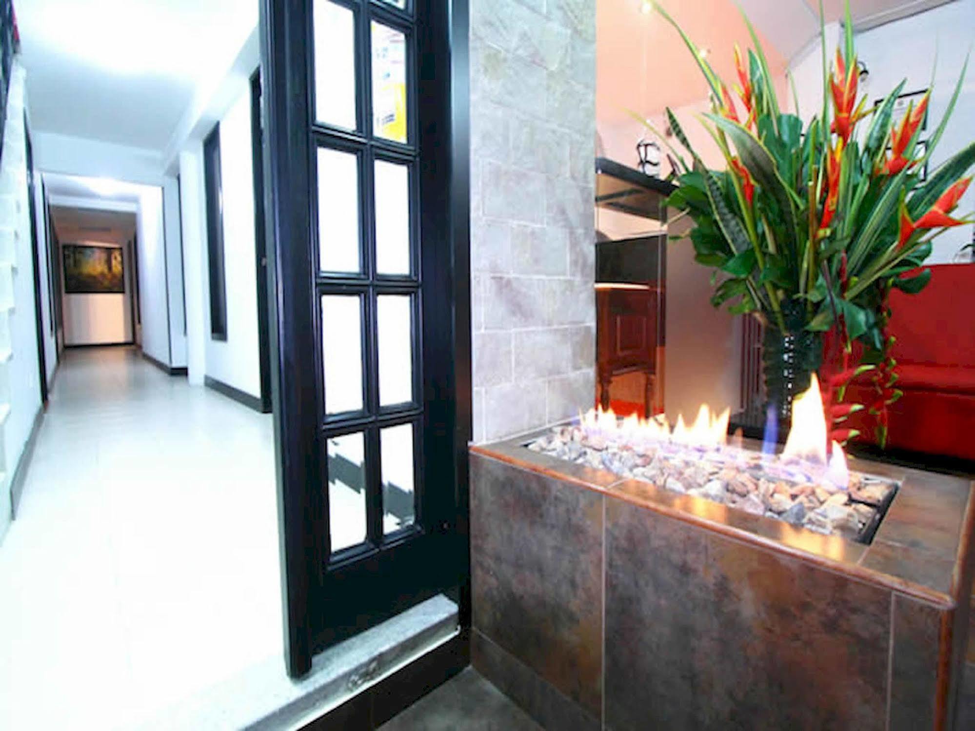 Hotel Aj Ferial Bogotá Zewnętrze zdjęcie